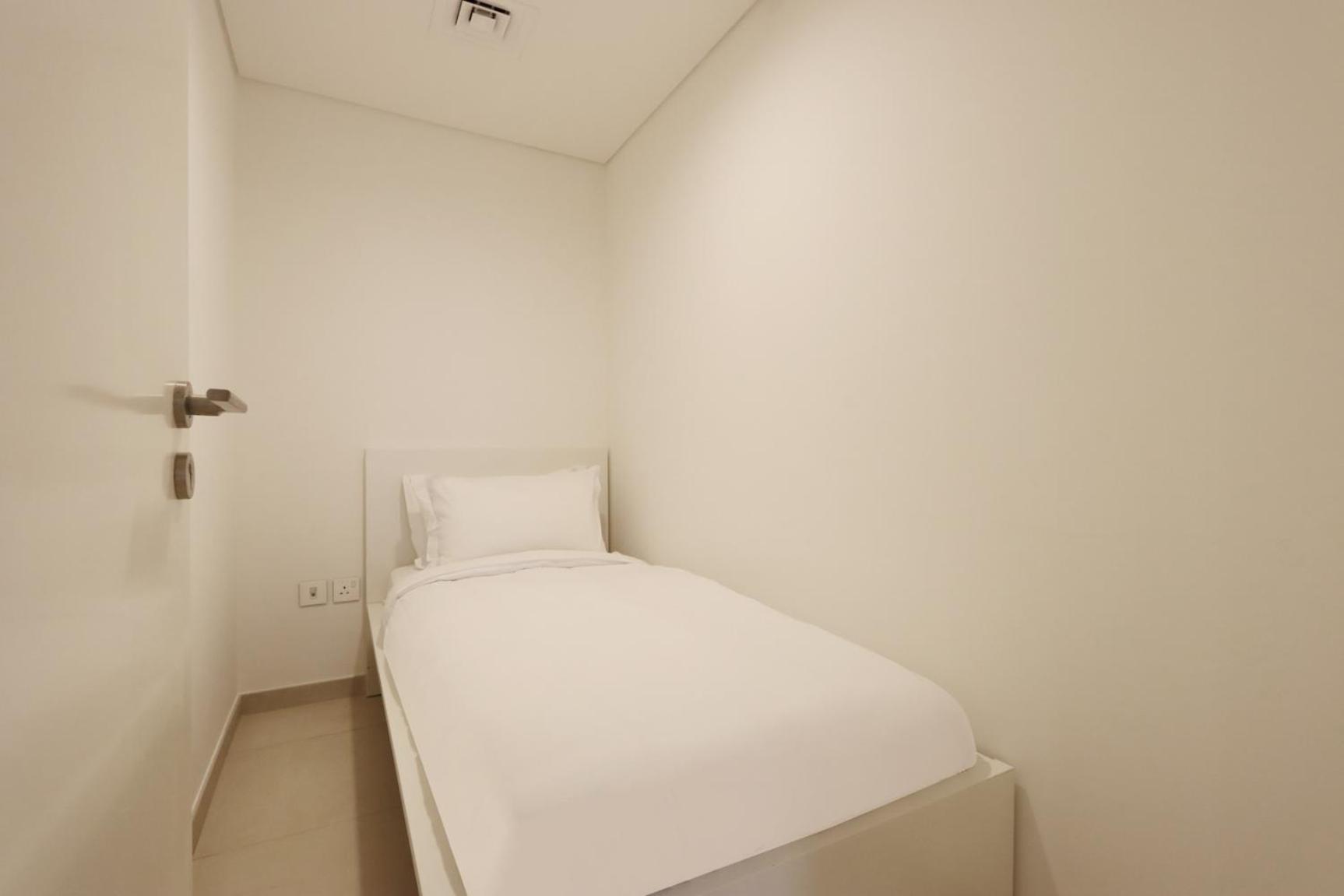 Apartment Livbnb - Elegant 3+1 W/ Burj View, Near Mall *