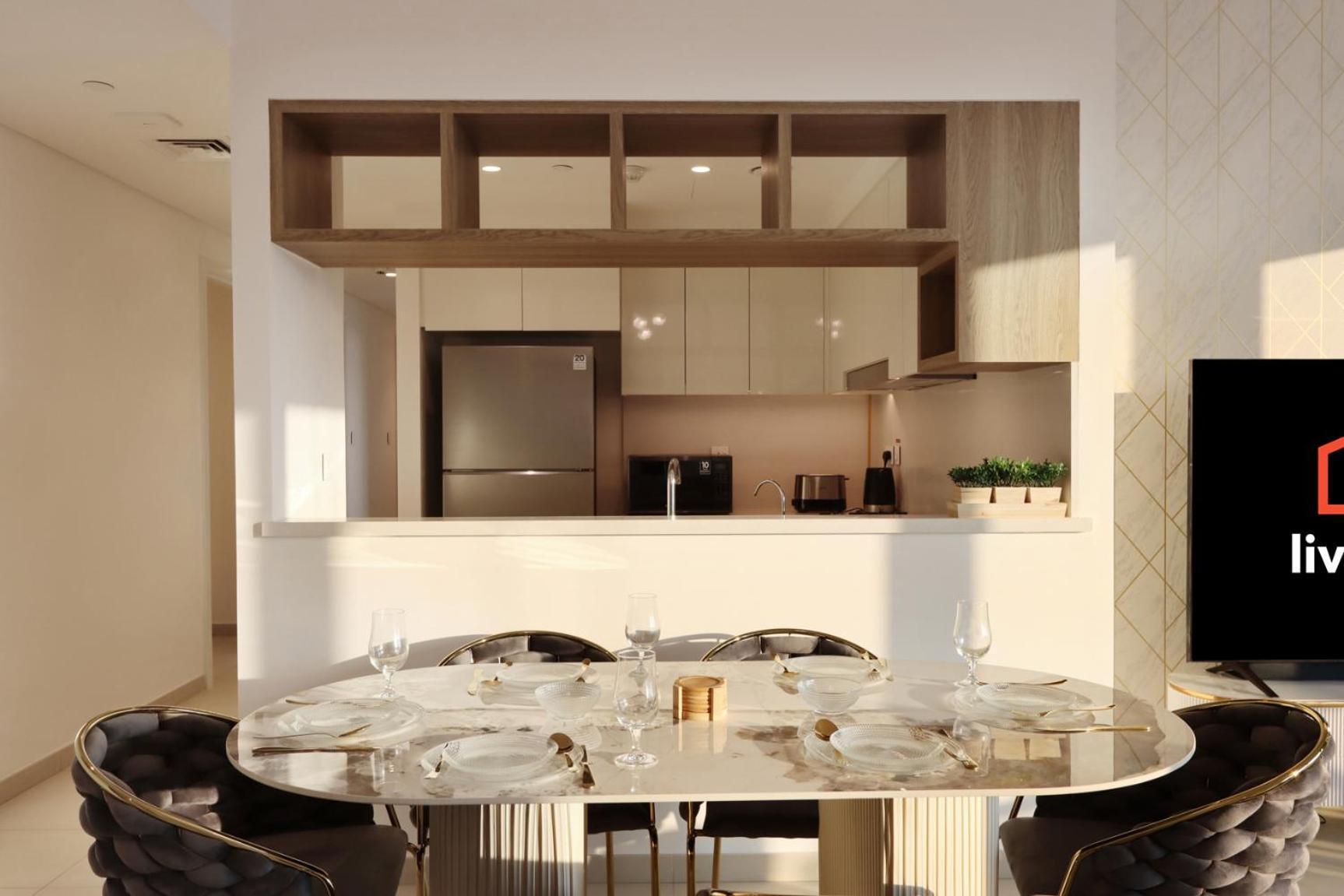 Apartment Luxury 3B And Maids Burj View, Steps To Dubai Mall